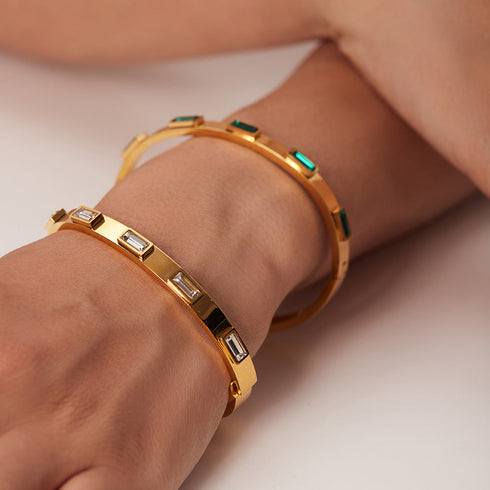 Emerald bangle 18K
